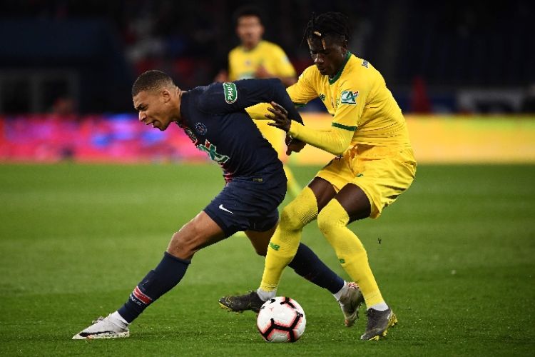 包含清晨突围战来临，武汉三镇围绕法国杯再遭质疑，信心回归，数据趋势出现新变化的词条